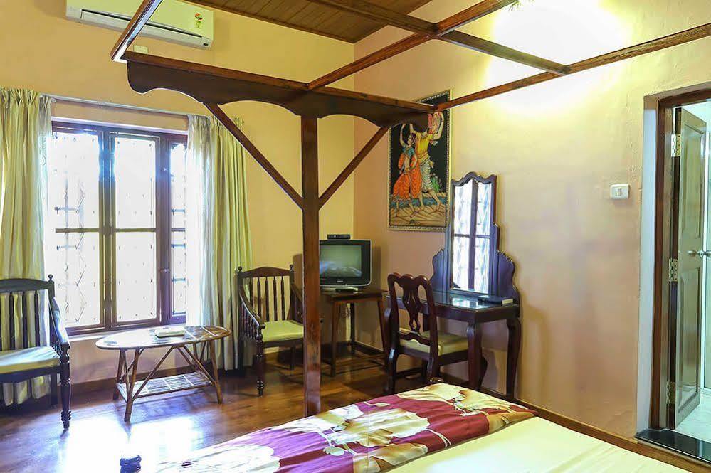 Chiramel Residency Apartment Kochi Exterior photo